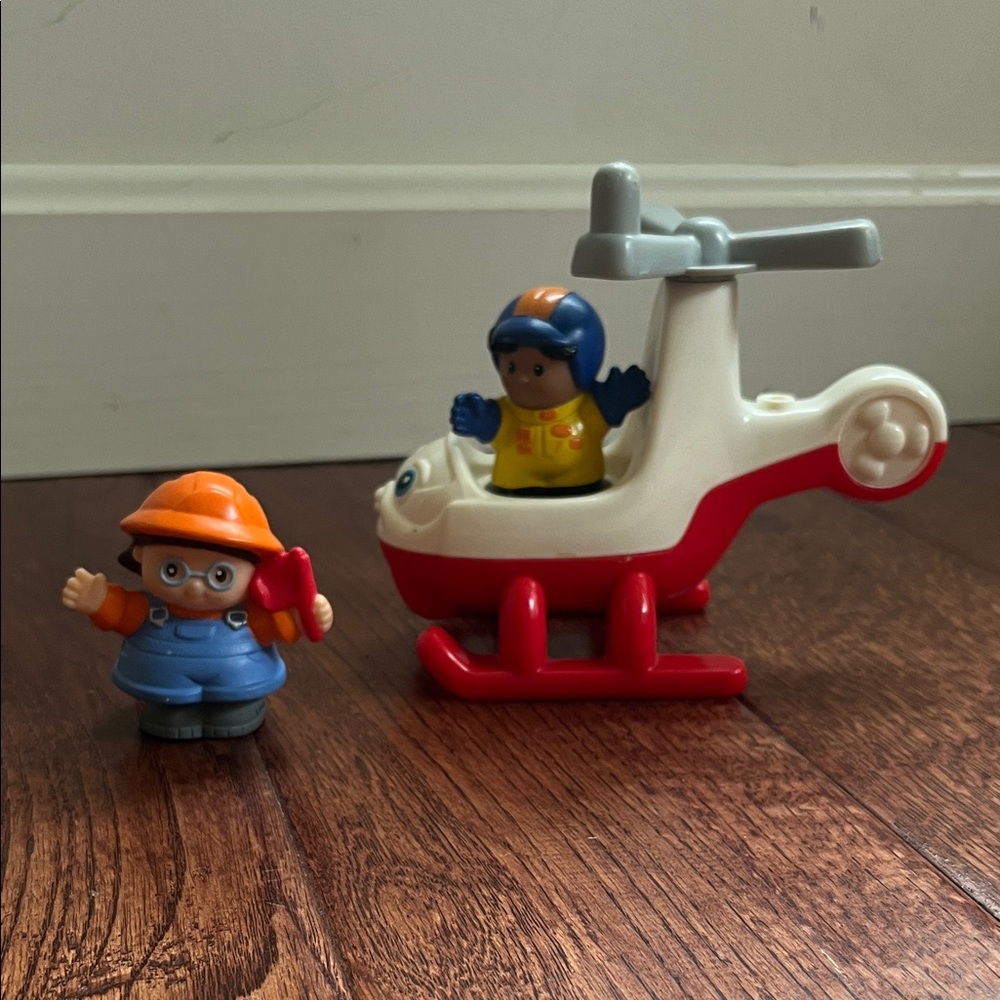 🚁 Fisher Price Toy Helicopter with Figures